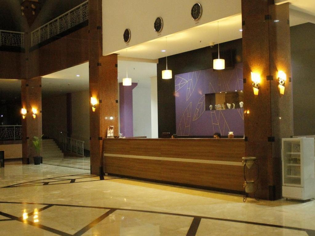 Kyriad Sadurengas Hotel Tanah Grogot Exterior photo